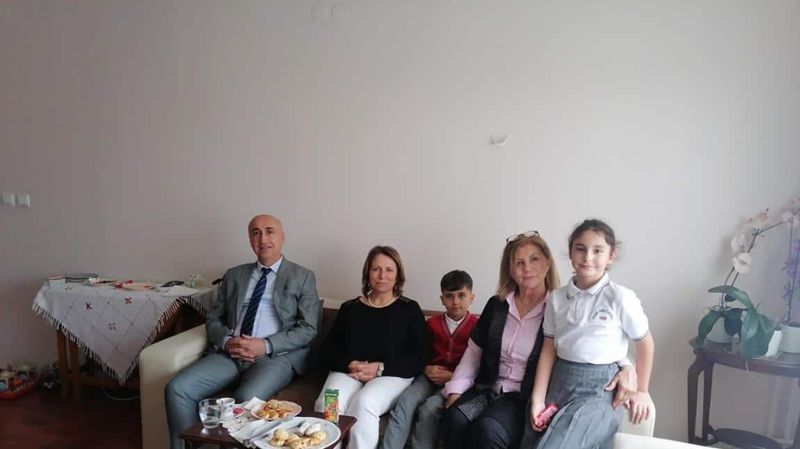 Emekli Öğretmenimiz Nezahat MUTLU'yu Evinde Ziyaret Ettik